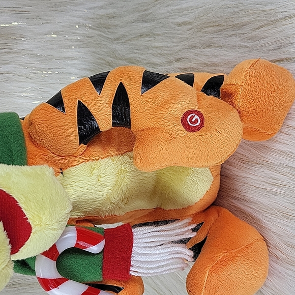 Winnie the Pooh's Tiger Signing Toy - Picture 5 of 8